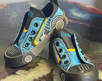 Kids Converse All Star Low Top Sneaker Shoe RARE Racing Car Design Blue Yellow Black Slip On Sneaker Velcro Fasteners