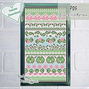Könnte beinhalten: Ein PDF-Kreuzstichmuster mit einem sich wiederholenden Design aus Fröschen, Seerosen und floralen Elementen in Grün, Rosa und Blau. Die Worte "Sofort-Download" befinden sich in einer herzförmigen Grafik. Der Text "PDF Cross-Stitch Pattern" ist ebenfalls sichtbar.