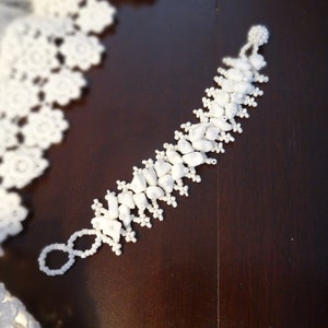 White pearl bracelet, Boho beach jewelry, Hippy bracelet Ring clasp, White bracelet Stone beads