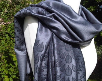 Woven Scarf XL-scarf Gray Fringed Cloth Stole Oversize Accessory Drop Motif Pashmina Style Soft Scarf large