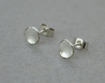 Handmade 9ct white gold 7mm disc petal stud earrings - Also available in 9ct yellow and 9ct rose gold