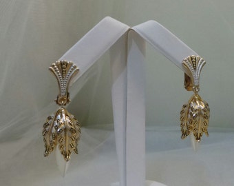 Vintage Damascene Goldtone Faux Pearl earrings