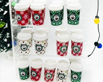 Mini xícaras de café de Natal: acessórios para decoração de padaria em casa de bonecas