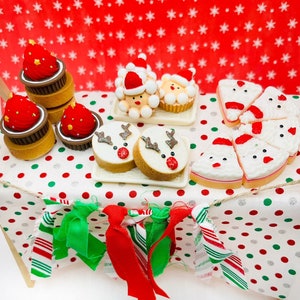 1:6 Scale Christmas Treats Stand Pretend Vendor Cart Mini Cakes Cupcake Market Stand Doll Accessories Dioramas Resin Kawaii Food