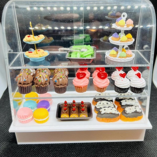 Miniature Dollhouse Cupcakes Sweet Shop Display Elf Prop Dollhouse Accessories Acrylic Bakery Macaroons Mini Fake Food
