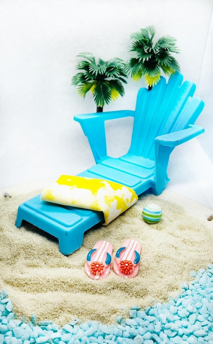 Miniature online beach furniture