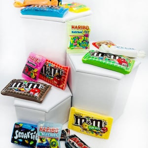 Miniature Resin Candy / Elf Props / Dollhouse Sweets/  Miniature Food/ Cabochon Charms