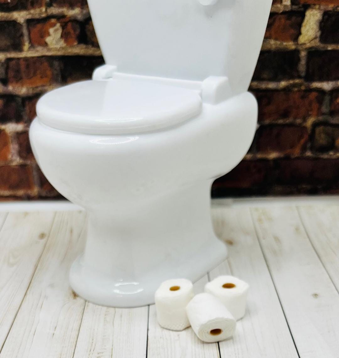 MINIATURE DELLA CASA DELLE BAMBOLE "Set Di Mobili Da Bagno" Miniatura Artigianale Fatta A Mano In 12a Scala. Da CosediunaltroMondo Italia - Italia