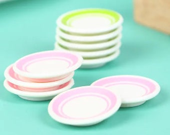 Poppenhuisminiatuurborden Roze en groene poppenhuisschalen