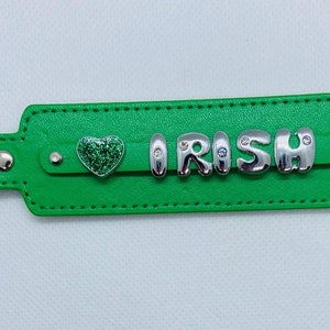 Personalized St Patrick&#39;s Day Keychain: Irish Name Jewelry