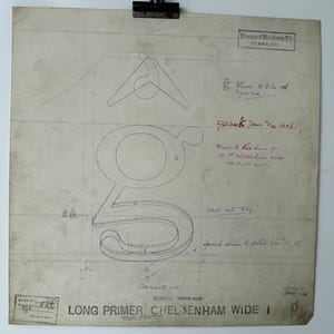 Desenho original de um Linotype Master recuperado da fundição de linótipos em Manchester, Inglaterra. Primer longo Cheltenham Letra minúscula larga g