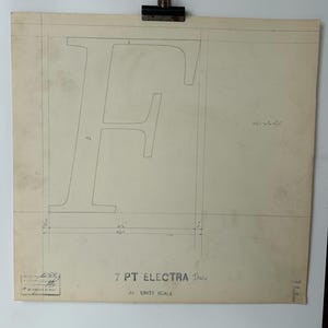 Desenho original de um Linotype Master recuperado da fundição de linótipos em Manchester, Inglaterra. Electra Itálico, letra F maiúscula.