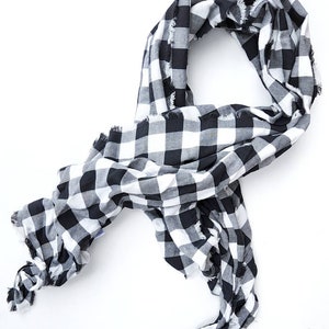Black and white flannel scarf, Lightweight scarf for cold weather, Fringed by hand image 3