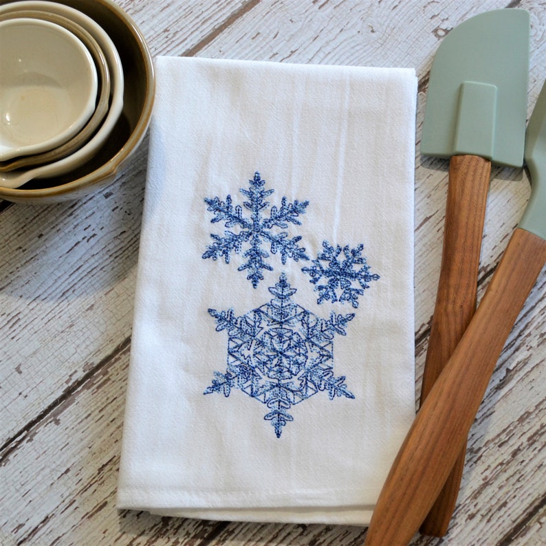 Lace Snowflake Embroidered Tea Towel, Embroidered 30x30 Floursack Towel, winter home decor, kitchen towel, seasonal towel, pretty snowflakes image 3