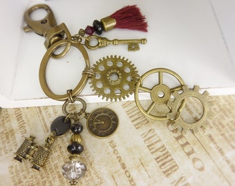 Steampunk key chain or bag pendant with gears as a gift in industrial chic for time travelers