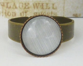 Cabochon ring bronze light grey /  size adjustable