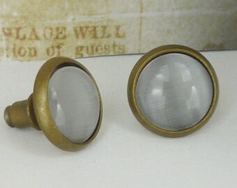 Cabochon stud earrings bronze with light grey 10mm Cateye cabochon