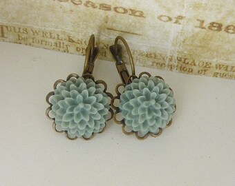 dahlias - earrings - romantic earrings, blossoms in dove blue - vintage earrings in bronze with flowers cabochons