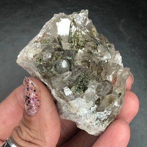 Epidote in Quartz Crystal Cluster Miniature Unpolished Raw Rocks and Minerals Mineral Specimen Araçuaí MG Brazil A-E11