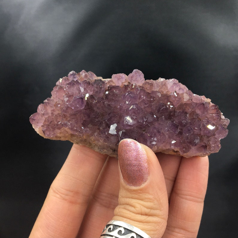 Amethyst Pinkish Purple Dusty Rose Purple Quartz Crystal Cluster Matrix Rocks and Minerals Mineral Specimen Alacam Mine Türkei Bild 3