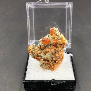 Spessartine Garnets Muscovite Mica Mini Crystal Terminated Thumbnail Mineral Specimen Rocks and Minerals Tongbei *Closed* Fujian China TN16