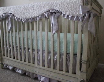 Crib protector teething target top