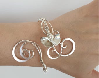 Sterling silver plated ginkgo leaf and pearl cuff bracelet