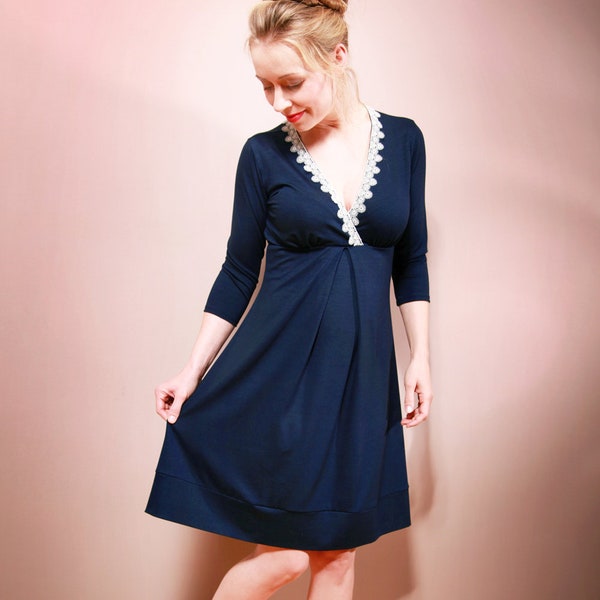 Empirekleid GEMMA mit Spitze in marineblau