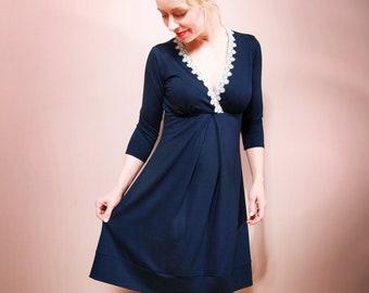 Empirekleid GEMMA mit Spitze in marineblau