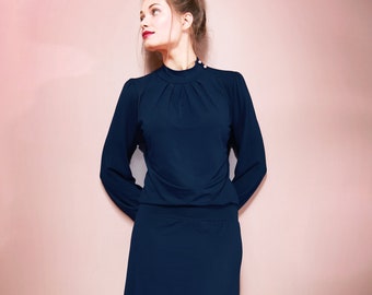 Robe élégante ANAIS à col montant, marine