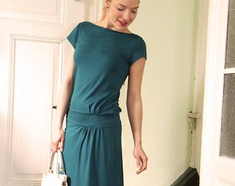 Simple dress LIV with U-neck petrol