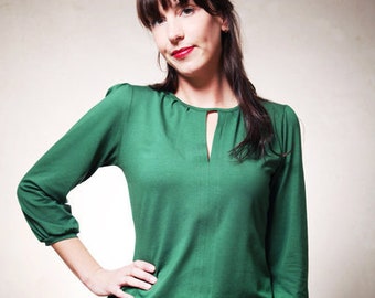 Elegant top GAIA in bottle green