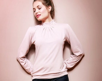 Elegant top ANAIS with stand-up collar powder pink