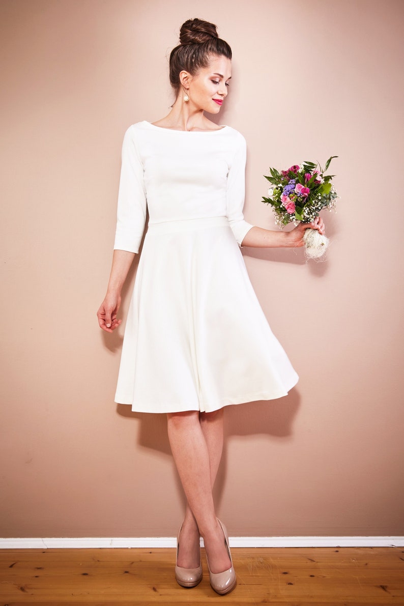 12 traumhafte und günstige Hochzeitskleider unter 500 € Tellerrock Brautkleid SCARLET mit 3/4-Ärmeln Bild 1