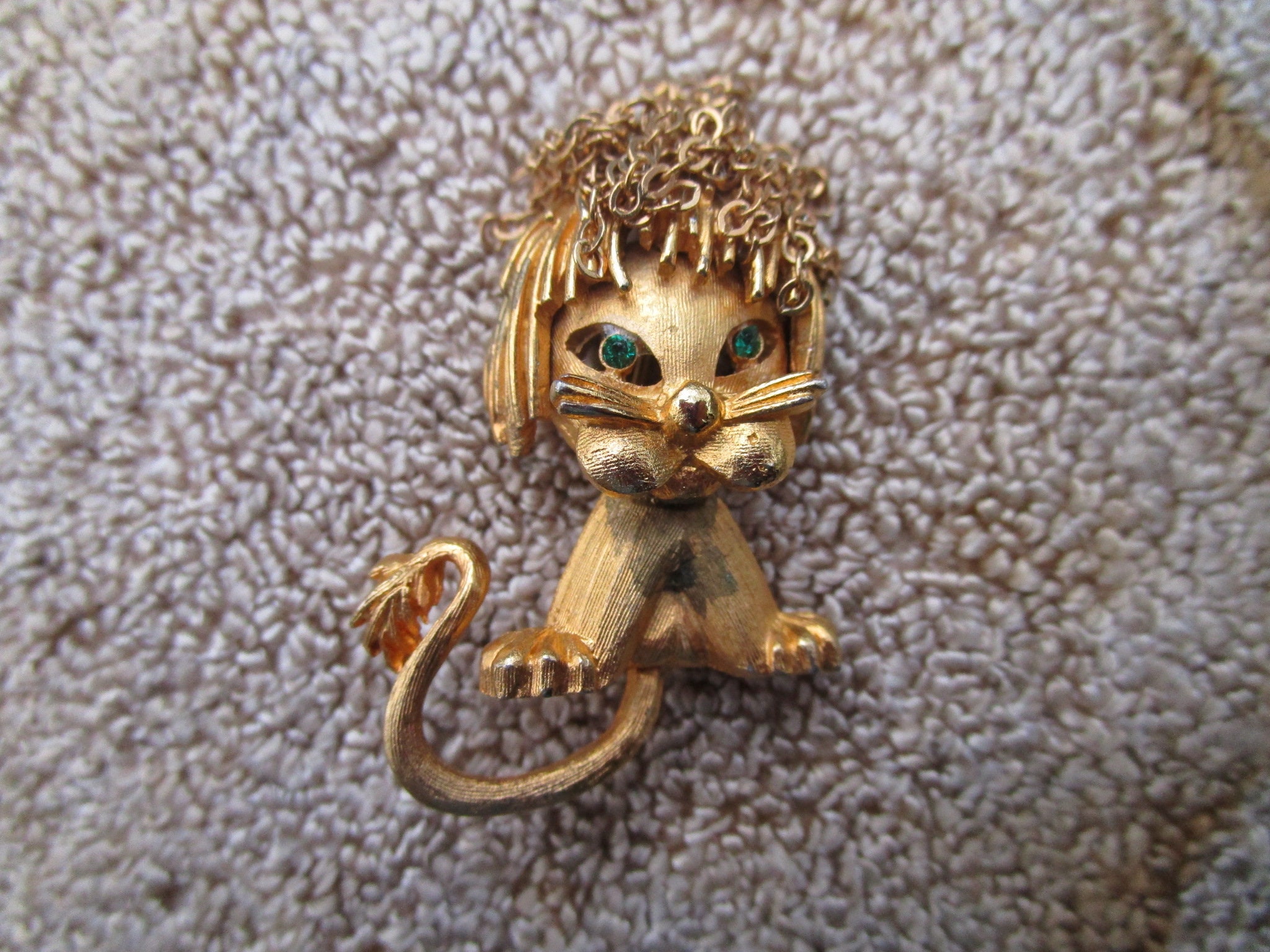 Vintage Antiqued Gold Brass Lion Head Brooch