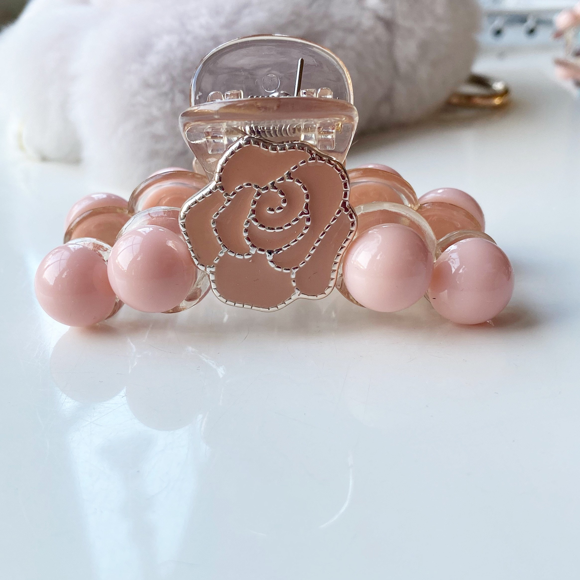 NEW Y2K Retro French Pearl & Rhinestone Hair Claw Clip Pearl Rose Hair Claw Clip: Y2K French Style - Etsy main image 3