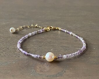 Minimal Delicate Bracelet faceted Stone beads and Pearl sparkle