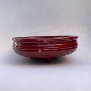 Bauer Honeycomb burgundy red footed ceramic 10” bowl