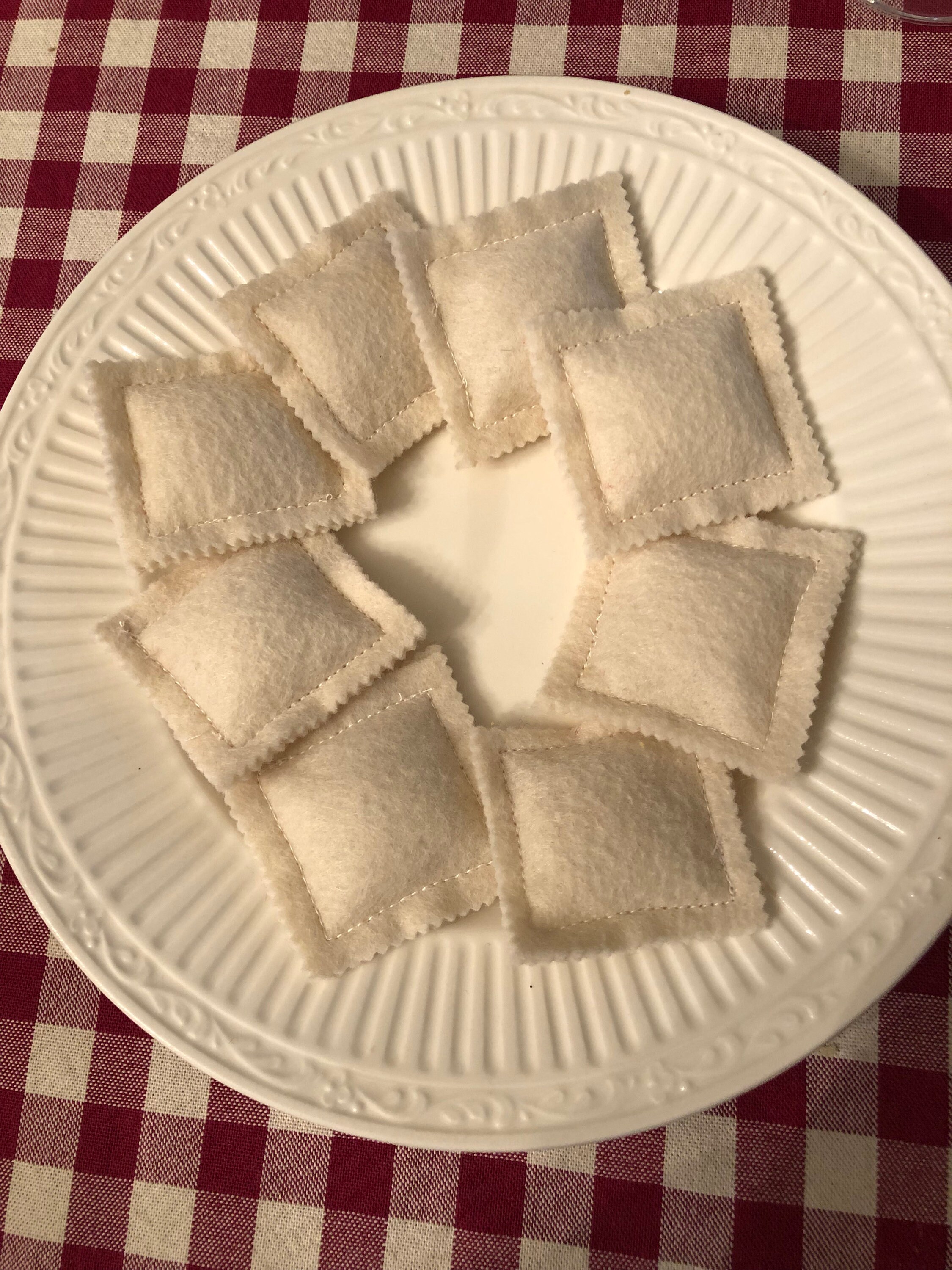 Play Ravioli and Sauce ~ Pretend Felt Food 8 Ravioli Set With Red ...