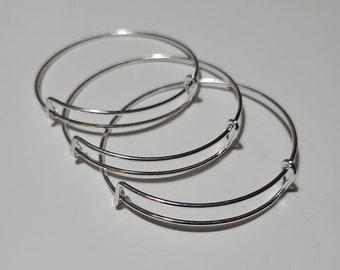D Bella Ryann Adjustable Expandable Silvertone Wire Bangle Bracelet With Pendant Initial Charm