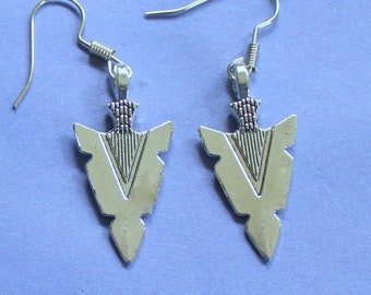 Arrowhead Earrings,Silver Arrow Head Earrings,Tribal Earrings,Viking Earrings,Tribal Arrowhead Earrings,Archaeology Theme Gift,Bow and Arrow