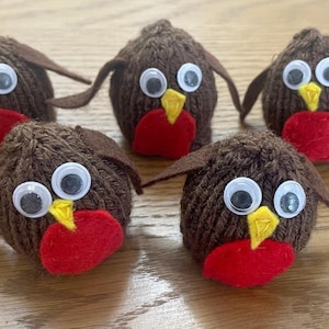 Hand Knitted Christmas Robins,Knitted Chocolate Cover,Knitted Christmas Sweet Cover,Ferrero Rocher Cover,Knitted Christmas Table Decoration