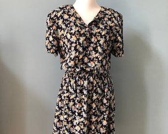 Sale Vintage Short Sleeve RAYON DRESS / 1980 80s Floral Dress / Blouson Knee Length Dress / Women's Medium