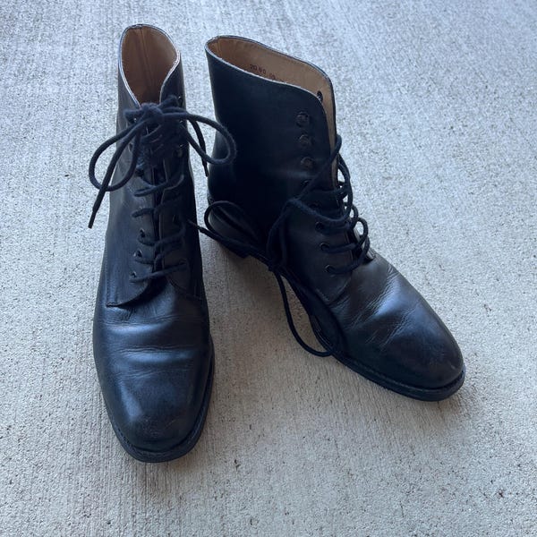 Vintage Black Leather Lace-Up Ankle Boots – Thom Mcan Block Heel (Size 7.5-8)