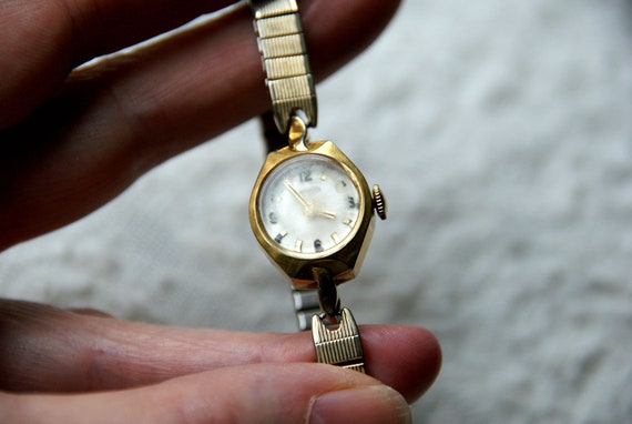 Vintage 1950 s Women s BENRUS Watch Vintage Mid Century 14 K Yellow Gold Ladies Wind Up Bracelet Wristwatch Swiss Movement Gift Her Etsy