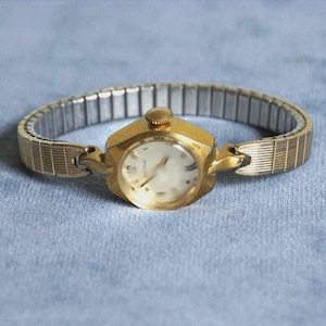 Non Working 1950s Womens BENRUS Watch Vintage, 14 K Yellow Gold Ladies Wind Up Bracelet Wristwatch, Swiss Movement