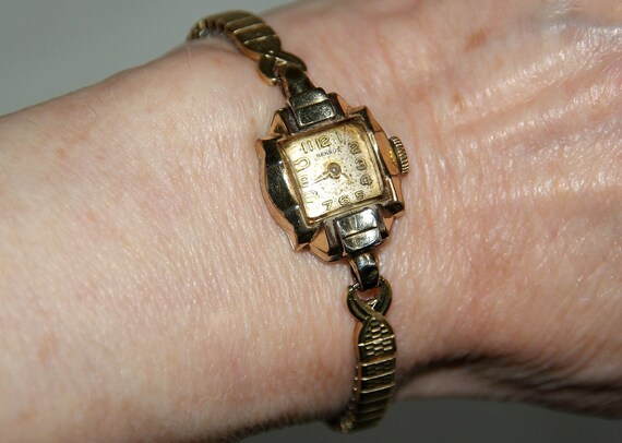 Benrus women's gold watch hotsell