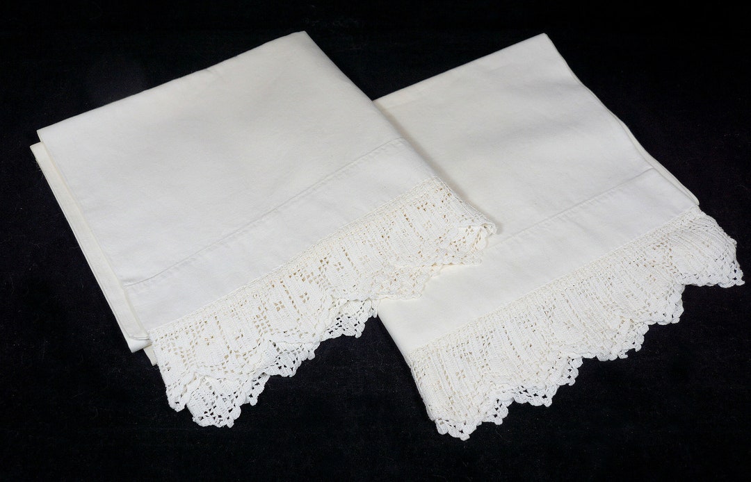 Vintage Hand Crochet Heart Lace Irish Linen Pillowcases Pair, Very Good