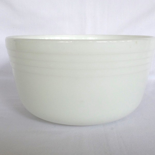 Vintage White Ribbed Glass Pyrex 31 Mixing Bowl