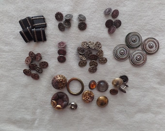 Lote de botones metálicos vintage, imagen de chaleco victoriano, cuadrado con cadena, conjuntos y piezas individuales de colección, más de 50 unidades.
